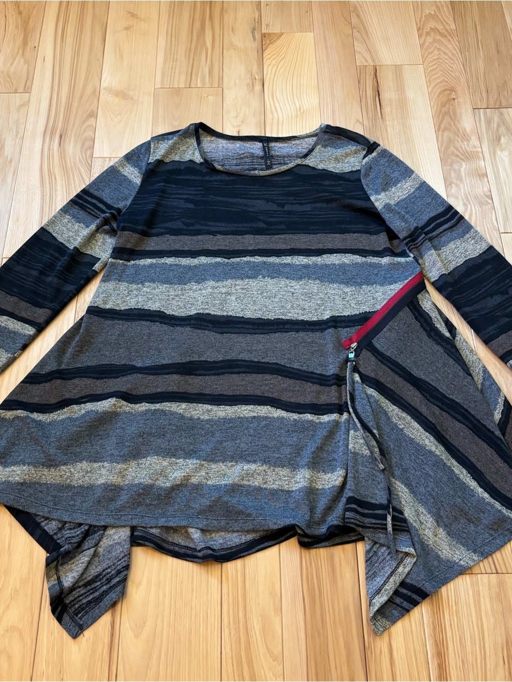 IC by Connie K Art To Wear Lagenlook Striped Asymmetric Zipper Accent Top